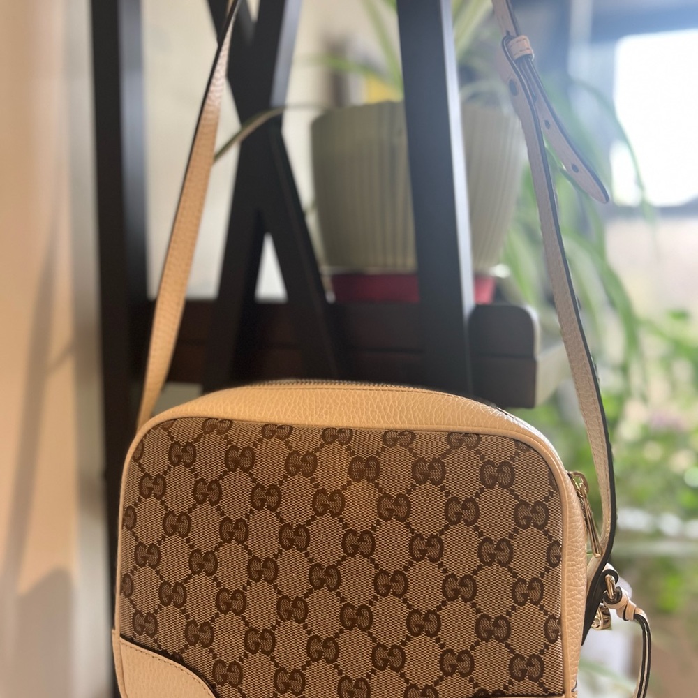 Gucci Crossbody GG Monogram Camera  Shoulder Bag white Beige w dust bag